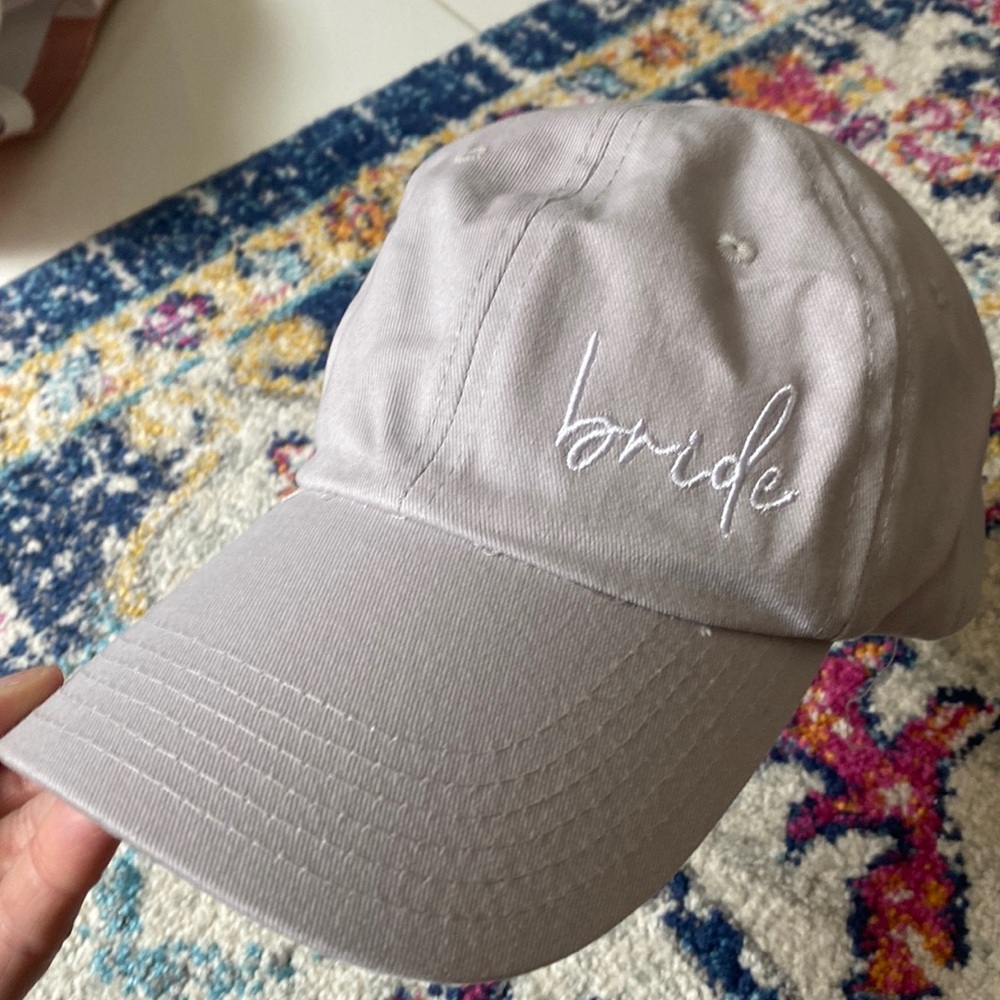 Bride hat in light grey